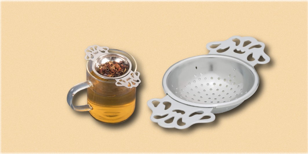 tea strainer with cup